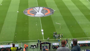 Vítor Pereira homenageado no regresso ao Dragão: vídeo dos melhores momentos lembrou golo de Kelvin ao Benfica