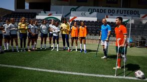 Miguel Barbosa e Milton Martins visitam treino da seleção nacional feminina
