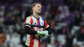 Guarda-redes Manuel Neuer pondera futuro 