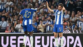 Martim Fernandes marcou autogolo e foi consolado pelos colegas