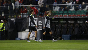 Jogadores do Sporting aquecem na Reboleira