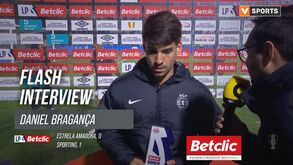 Daniel Bragança queixava-se do vento e... painel publicitário caiu atrás de si