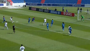 O golaço de João Marques aos 40 segundos que abriu o marcador do Alverca-Casa Pia