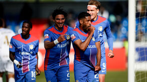 Jogadores do Alverca festejam triunfo frente ao Casa Pia