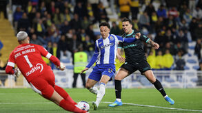 Pepê coloca o FC Porto a vencer o Estoril