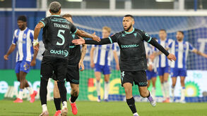 Begraoui celebra golo na derrota do Estoril diante do FC Porto