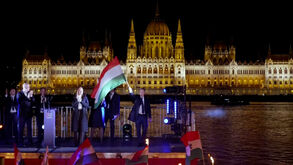 «Significa liberdade»: húngaros esperam mudanças após derrota de Orbán 