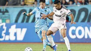 Falcão critica arbitragem após jogo