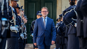 Sem carro e com nove imóveis: o património e os rendimentos de Luís Neves, o novo MAI