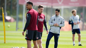 Mikel Arteta orientou o treino desta terça-feira, na véspera do duelo com o Sporting