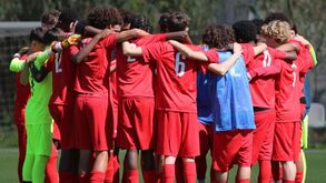 PSG Academy anuncia abandono de torneio no Porto devido a agressões e racismo.
