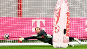 Neuer mantém foco no Bayern, apesar de rumores sobre Inglaterra