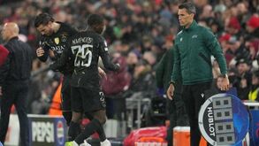 Luis Enrique aguarda exames para avaliar lesão de Nuno Mendes