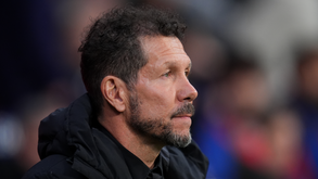 Diego Simeone, treinador do Atlético Madrid, durante o jogo com o Barcelona na Liga dos Campeões