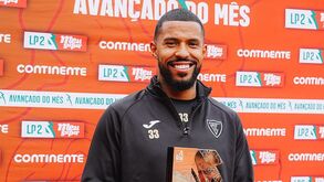André Clóvis recebe prémio de melhor avançado de março da Liga Portugal