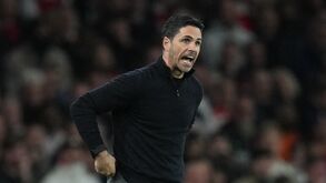 Arteta motiva jogadores com fogo antes de jogo com Sporting