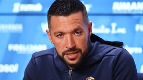 Farioli em conferência de imprensa