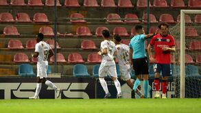 Varzim vence Trofense com golo de Chamito de penálti no fim