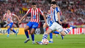 Gonçalo Guedes é felicitado pela conquista da Taça do Rei de Espanha