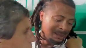 «Chamou-me de macaco»: ex-Benfica acusa adepto de racismo e desfaz-se em lágrimas