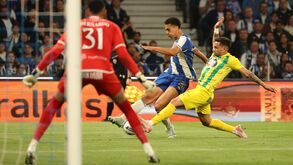 Lance de jogo entre FC Porto e Tondela na Liga Betclic