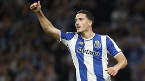 Deniz Gül em ação