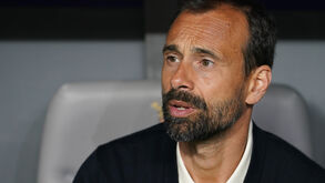 Hugo Oliveira no banco do Famalicão