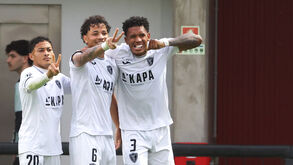 Jogadores do Ac. Viseu celebram em Braga