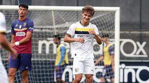 Famalicão vence Torreense por 2-1, adiando decisões no campeonato