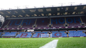 Vista geral do Turf Moor, casa do Burnley
