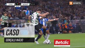 Gonçalo Inácio saiu lesionado após este lance polémico com William Gomes junto à área do Sporting