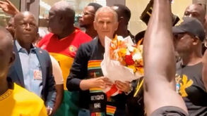 Clima de festa: a impressionante receção a Carlos Queiroz no Gana