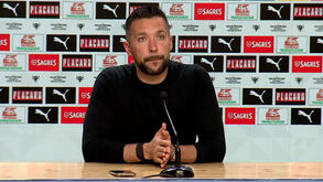 Farioli e o fogo de artifício: «A certa altura os nossos adeptos tiveram medo de não ver os jogadores do Sporting regressar»