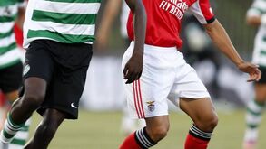 Os jogadores de Sporting e Benfica em ação