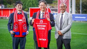 Embaixador do Japão visitou as instalações da Oliveirense
