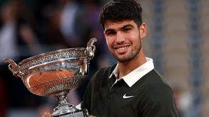 Carlos Alcaraz falha Roland Garros devido a lesão