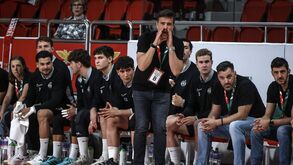 Ricardo Costa muito ativo no dérbi