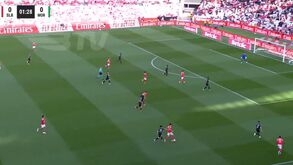 Tremenda arrancada de António Silva e golo de Leandro Barreiro: Benfica marca logo aos 94 segundos