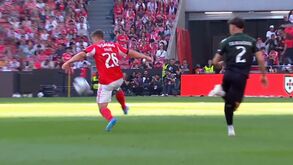 Erro de Dahl permitiu a Diogo Travassos (emprestado pelo Sporting ao Moreirense) fazer o empate na Luz