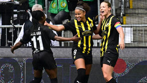 Jogadoras do Hacken a celebrar 