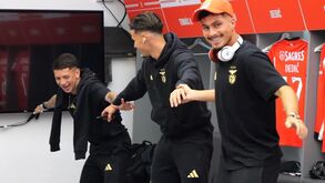 Onda não saiu à primeira... mas deu para rir: Benfica mostra os 'treinos' do festejo de Ivanovic e Prestianni