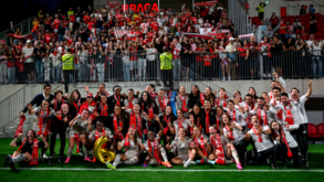 Festa do Benfica com equipa e adeptos em Braga após conquista do hexacampeonato