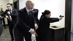 Dos serviços secretos em ação ao aparato com Trump: o ataque ao jantar da Casa Branca em imagens