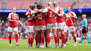 Jogadoras do Arsenal celebram 