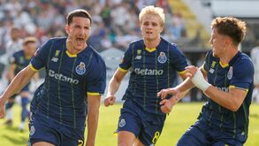 Deniz Gül bisou no triunfo do FC Porto na Reboleira