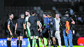 Sporting queixa-se da arbitragem
