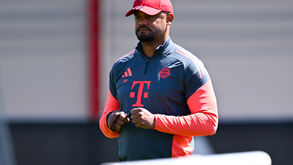 Vincent Kompany cumpre castigo na 1.ª mão das semifinais