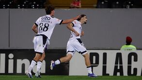 Tony Strata em destaque