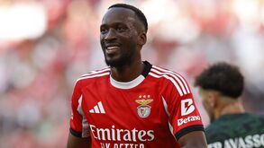 Dodi Lukebakio no jogo com o E. Amadora