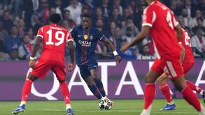 Ousmane Dembélé joga a partida entre PSG e Bayern Munique